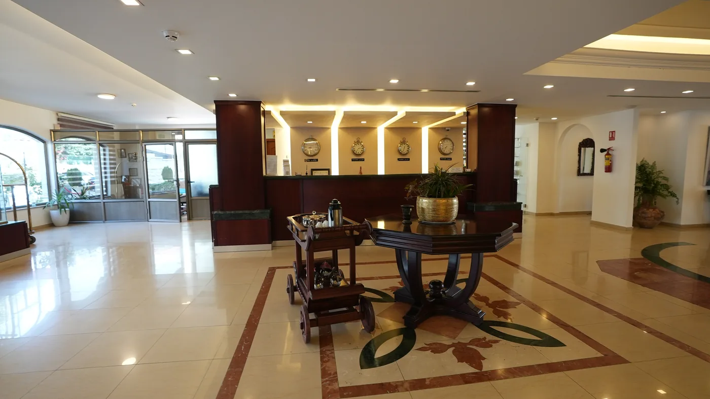 Al Riwaq Lounge & Café