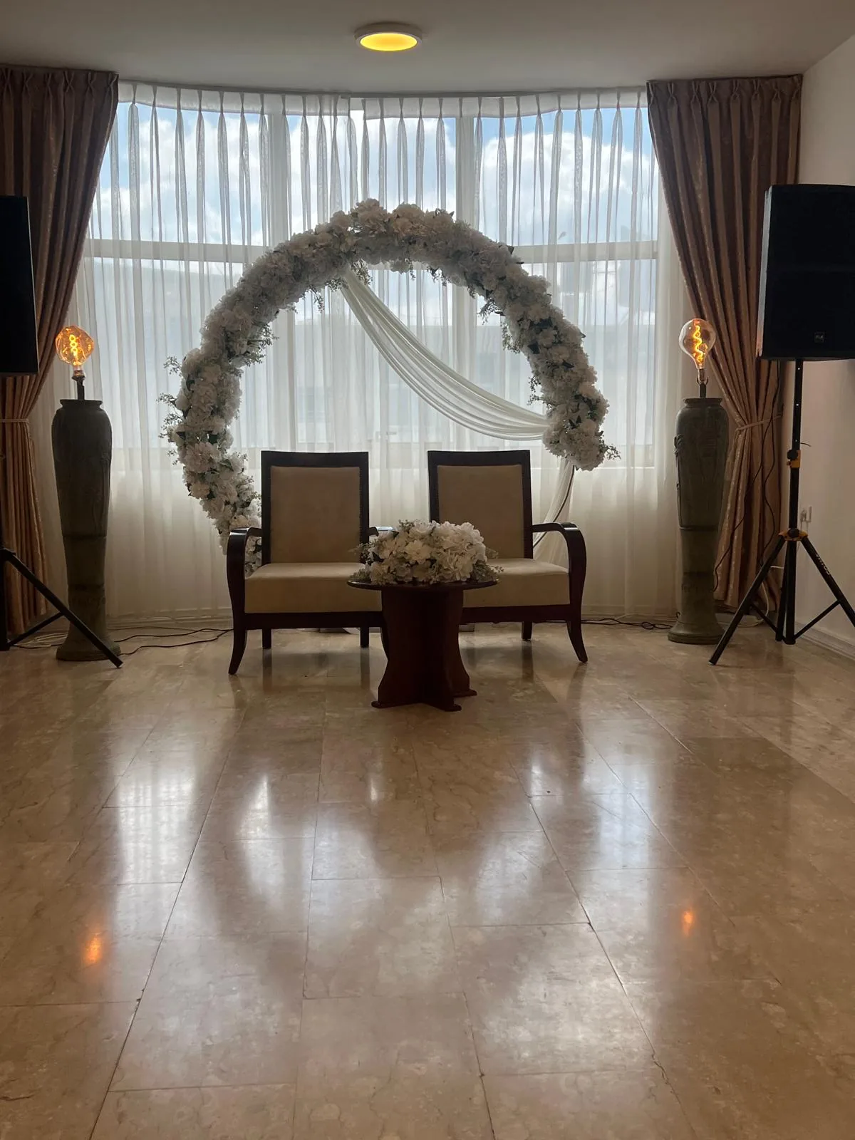 منصة العرسان